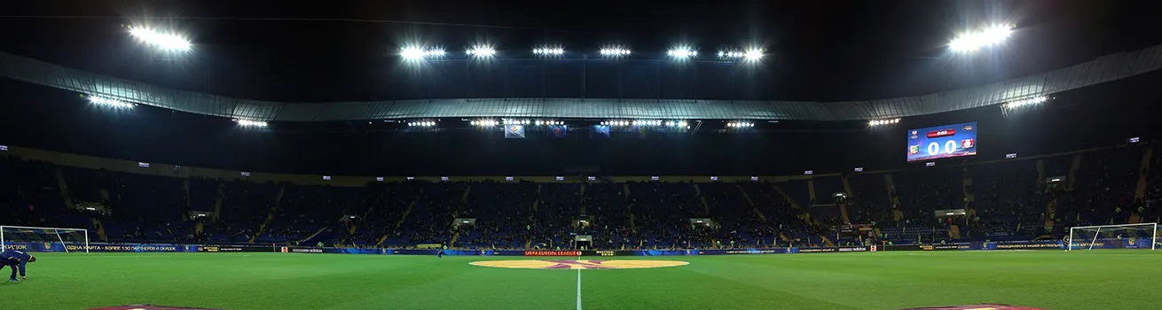 1770691411823657.jpg Guide to football field lighting oleder11.jpg